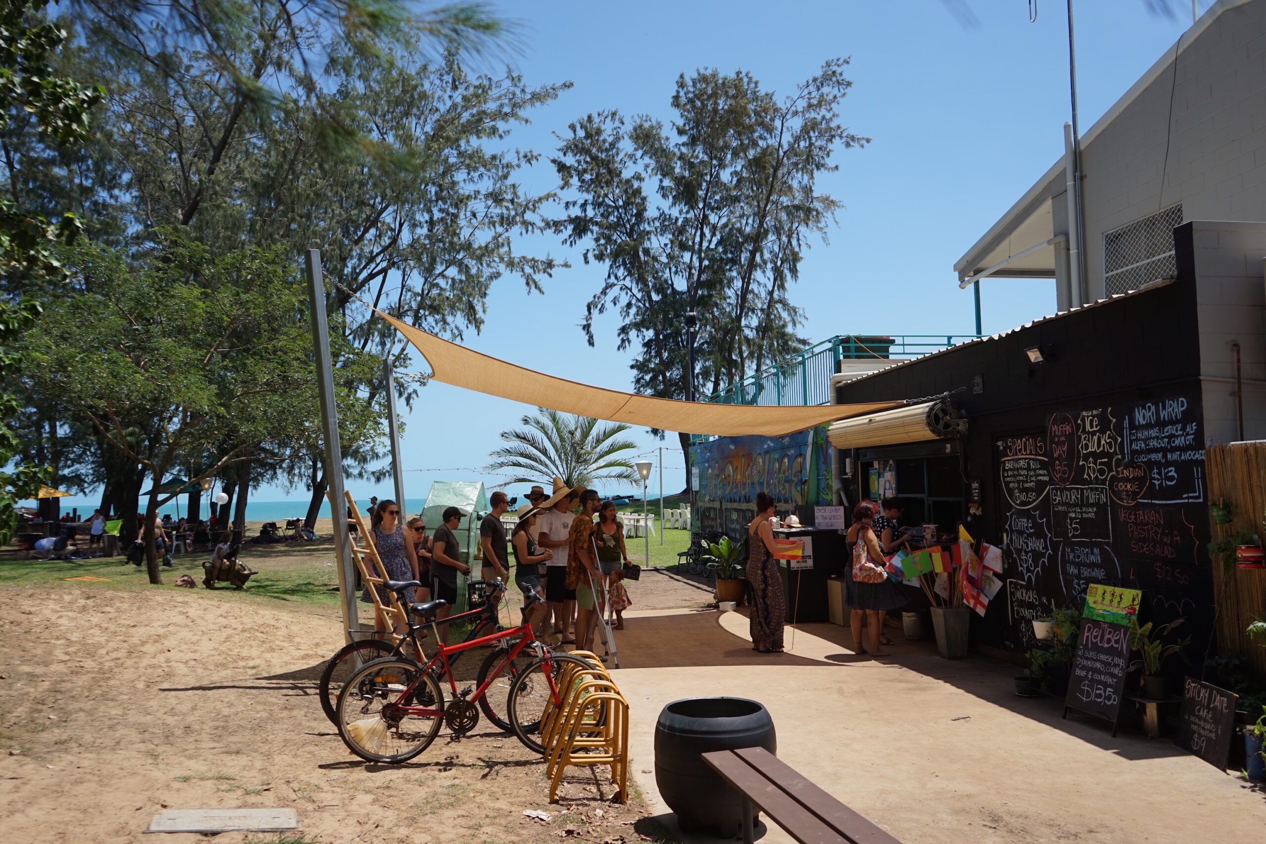 De La Plage Entrance