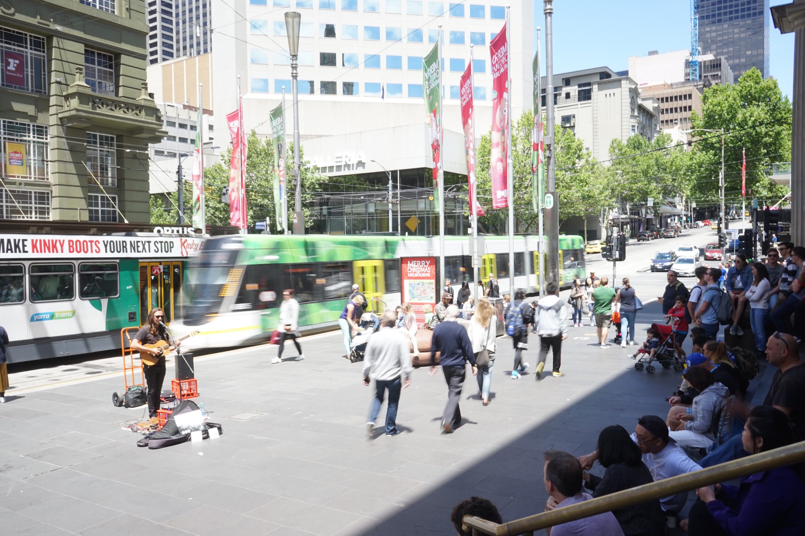 Singer at Mall Melbourne