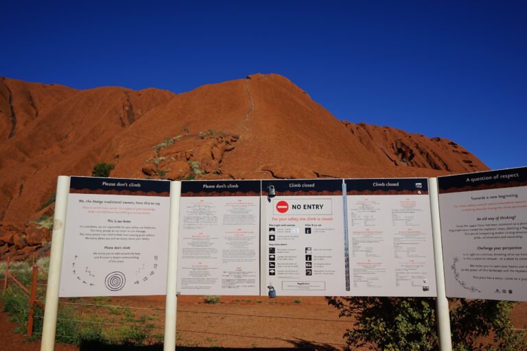 Uluru signage