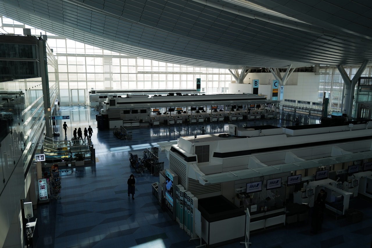 Haneda international terminal few people